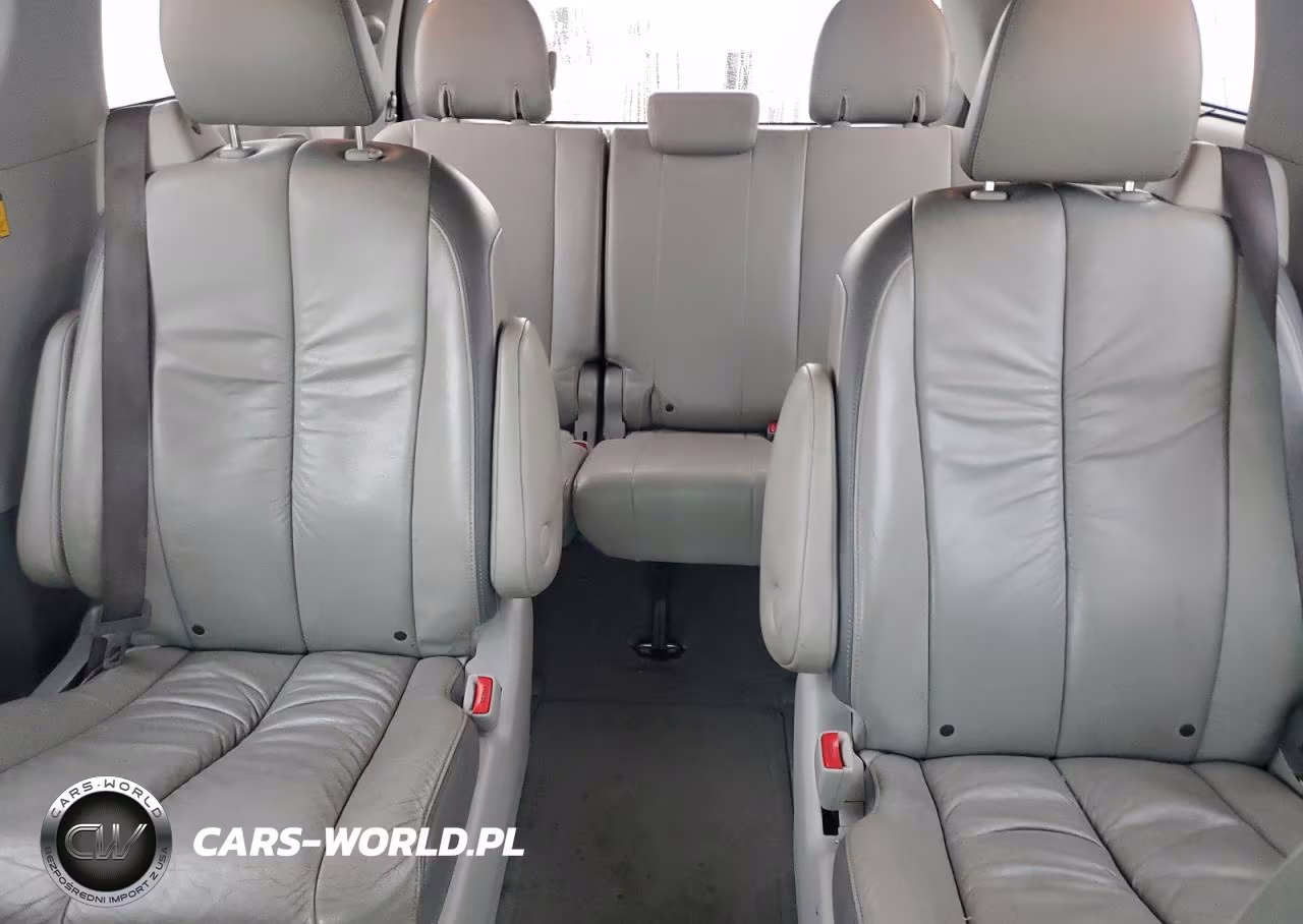 2011 Toyota Sienna Limited 7-Passenger VIN:5TDYK3DC1BS024519 - 10