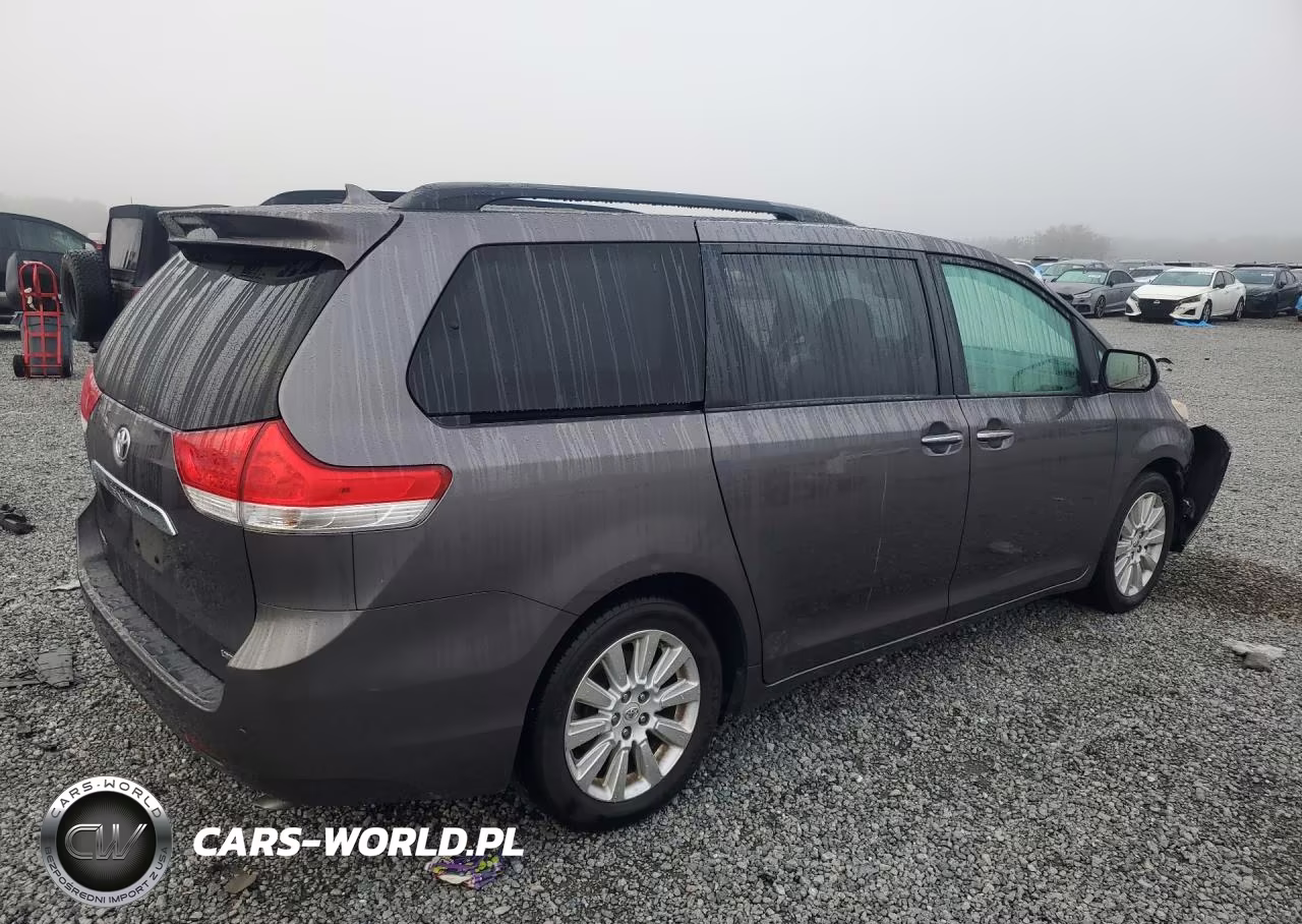 2011 Toyota Sienna Limited 7-Passenger VIN:5TDYK3DC1BS024519 - 3