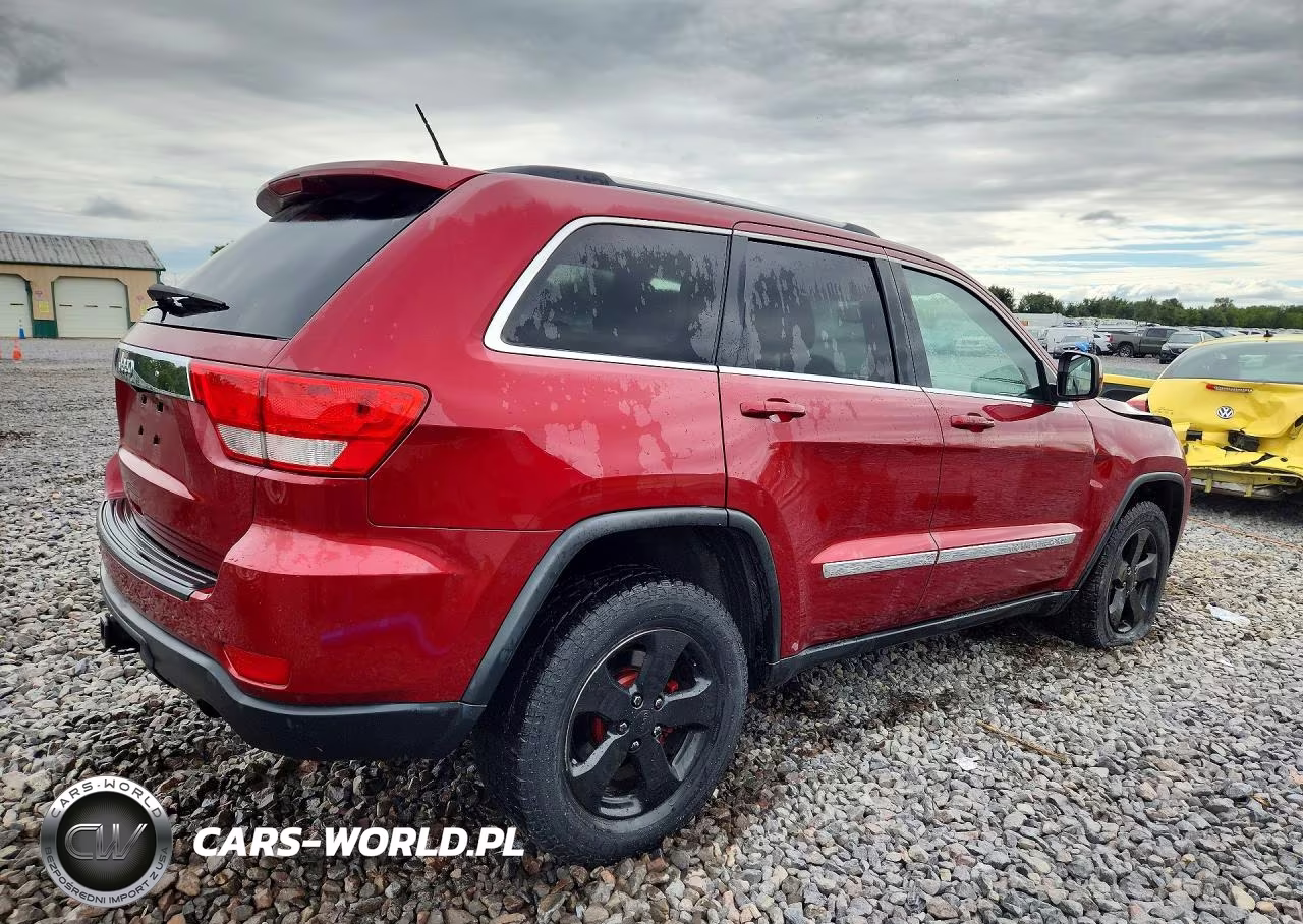 2013 Jeep Grand Cherokee Laredo VIN:1C4RJFAG3DC502721 - 3