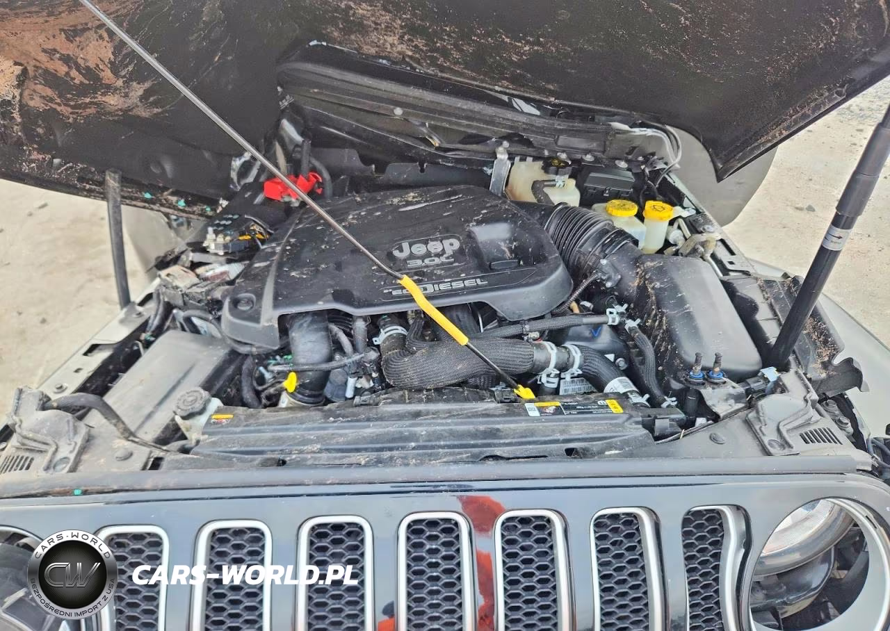 2022 Jeep Wrangler Unlimited Sahara VIN:1C4HJXEM3NW241821 - 11