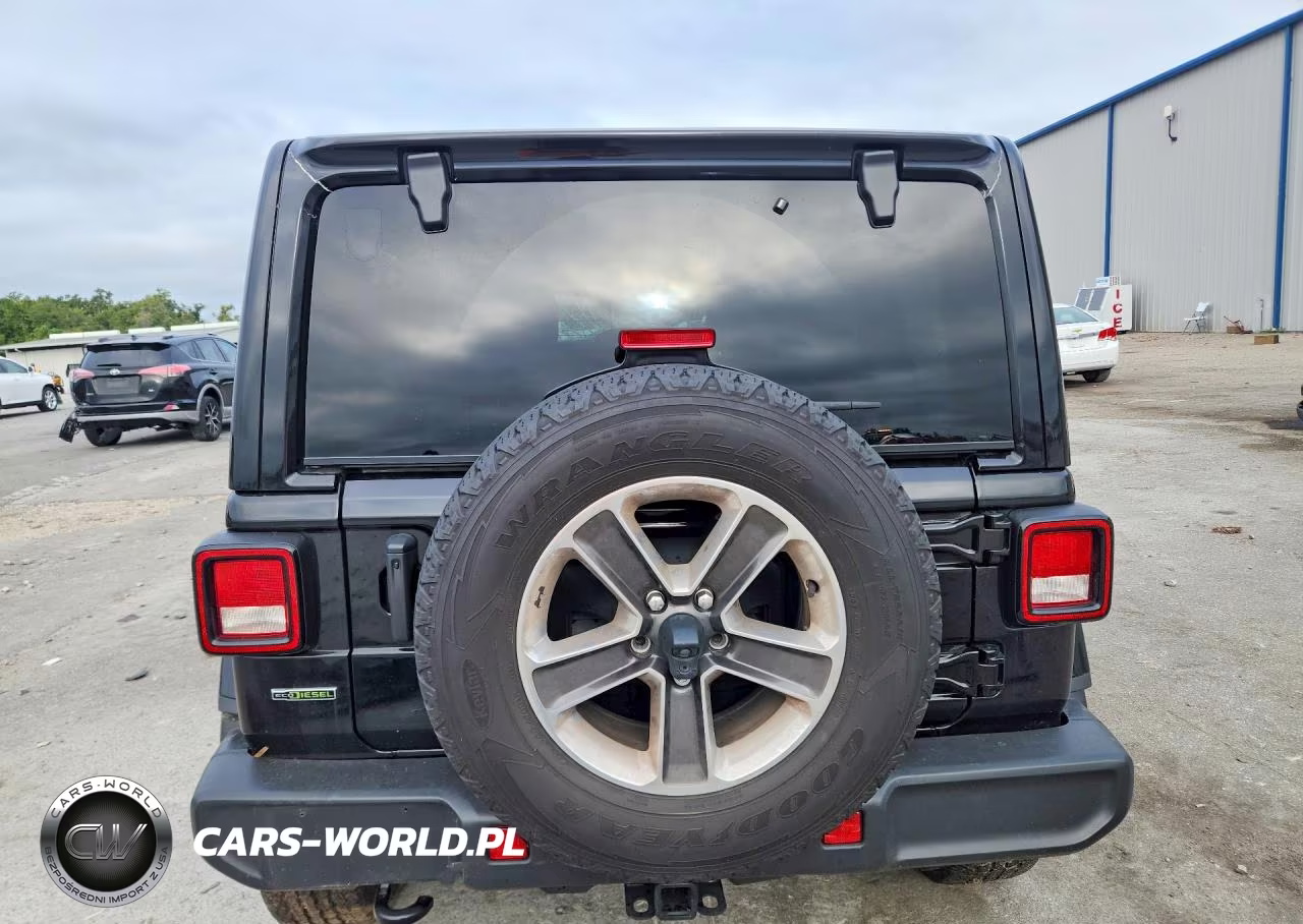 2022 Jeep Wrangler Unlimited Sahara VIN:1C4HJXEM3NW241821 - 6