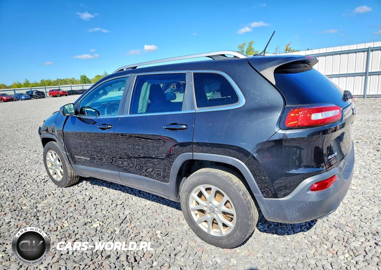 2015 Jeep Cherokee Latitude VIN:1C4PJMCS1FW571678 - 2