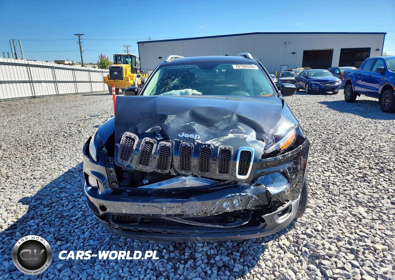 2015 Jeep Cherokee Latitude VIN:1C4PJMCS1FW571678 - 5