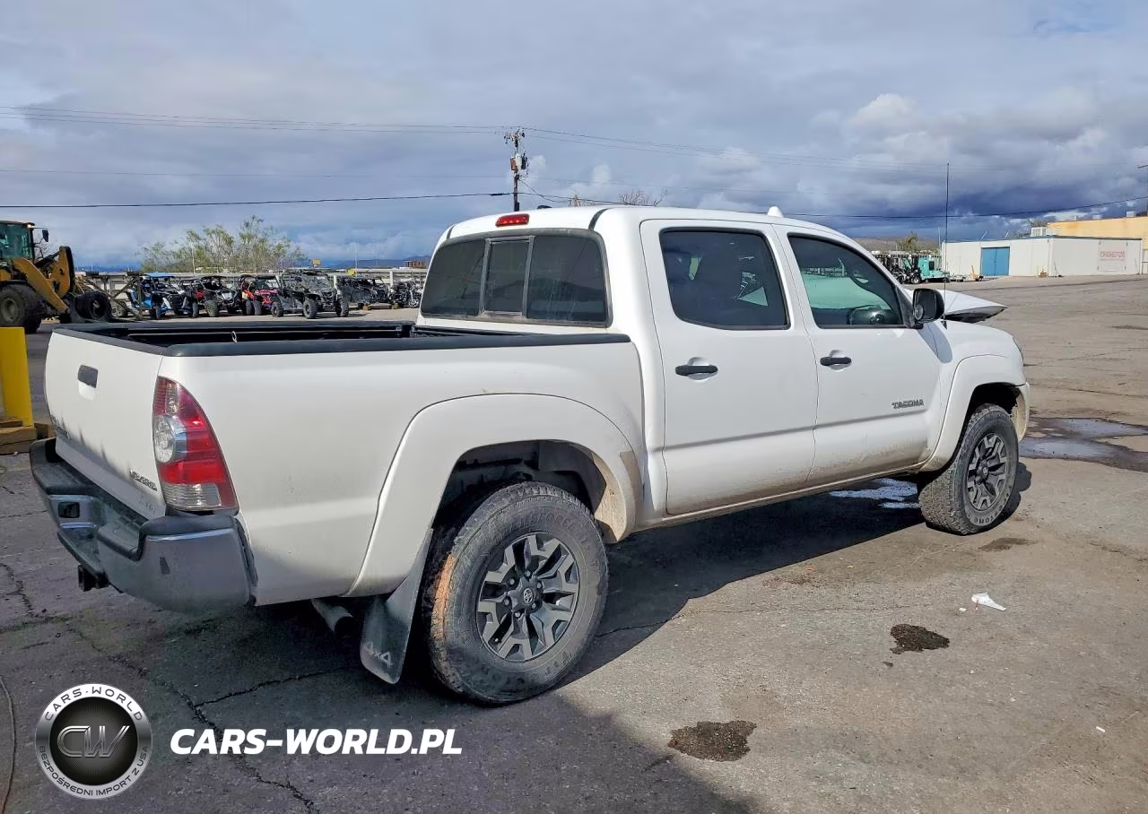 2011 Toyota Tacoma V6 VIN:5TFLU4EN3BX018242 - 3