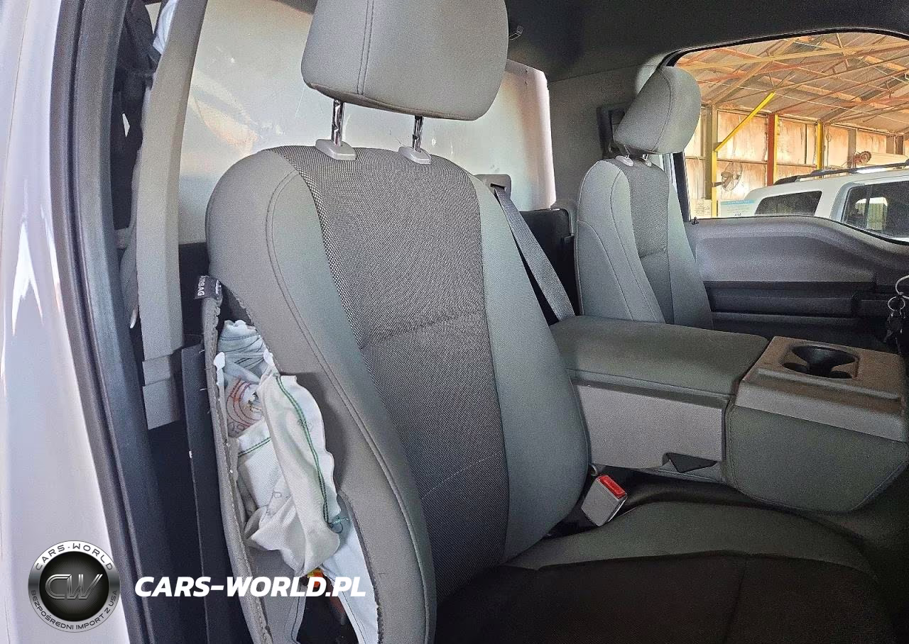 2018 Ford F150 VIN:1FTMF1CB2JKF60059 - 10