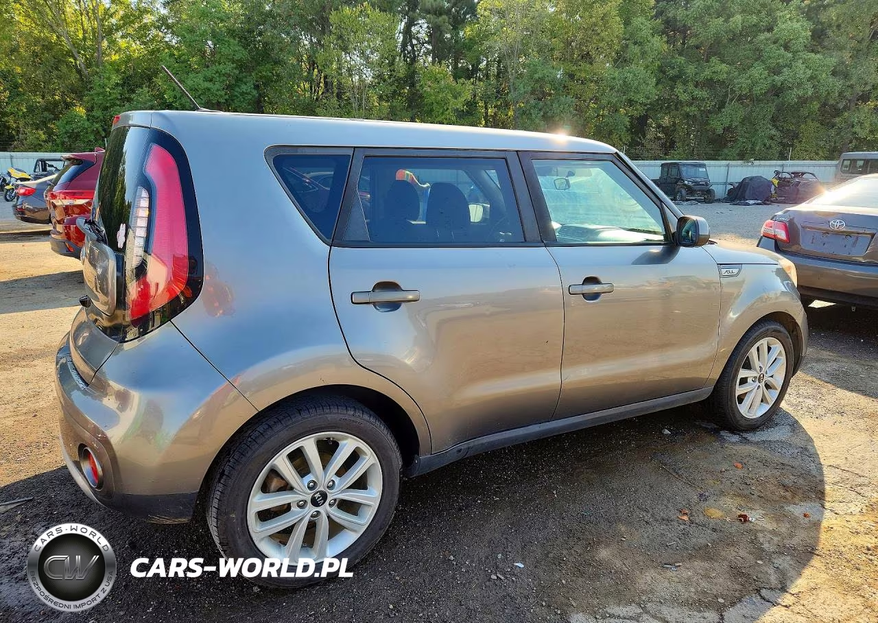 2018 Kia Soul + VIN:KNDJP3A54J7567896 - 3