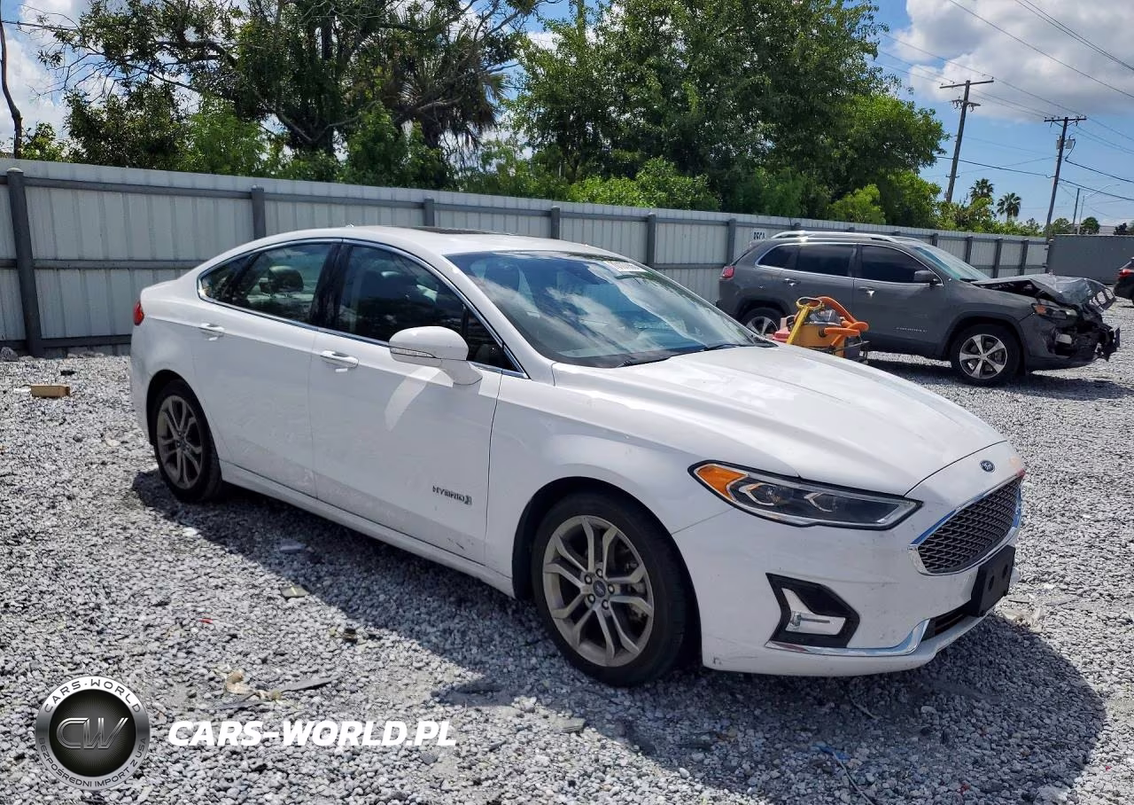 2019 Ford Fusion Titanium VIN:3FA6P0RU0KR105058 - 4