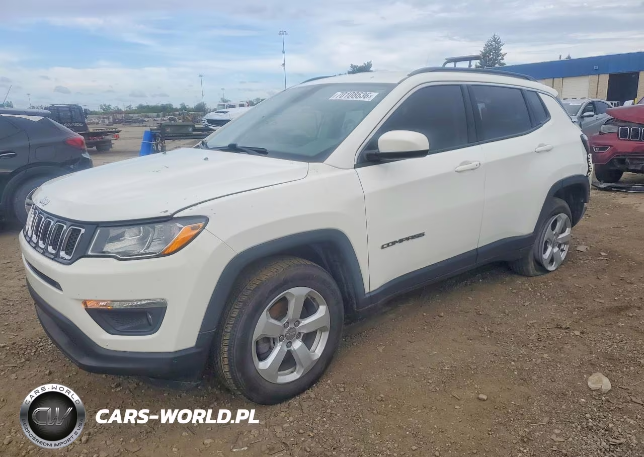 2018 Jeep Compass Latitude VIN:3C4NJDBB9JT349574 - 1