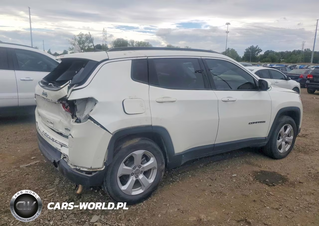 2018 Jeep Compass Latitude VIN:3C4NJDBB9JT349574 - 3