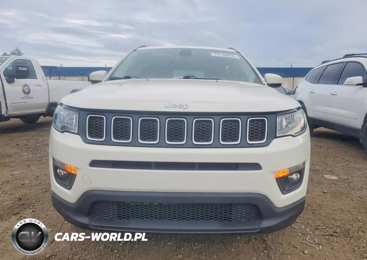 2018 Jeep Compass Latitude VIN:3C4NJDBB9JT349574 - 5