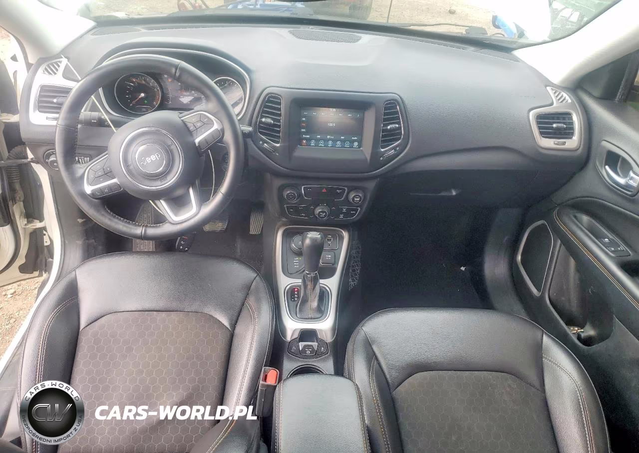2018 Jeep Compass Latitude VIN:3C4NJDBB9JT349574 - 8