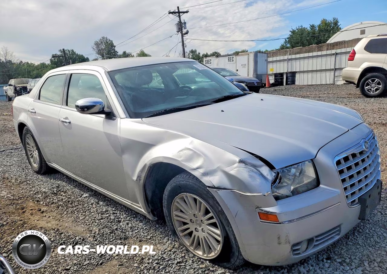 2010 Chrysler 300 Touring VIN:2C3CA5CV1AH270628 - 4