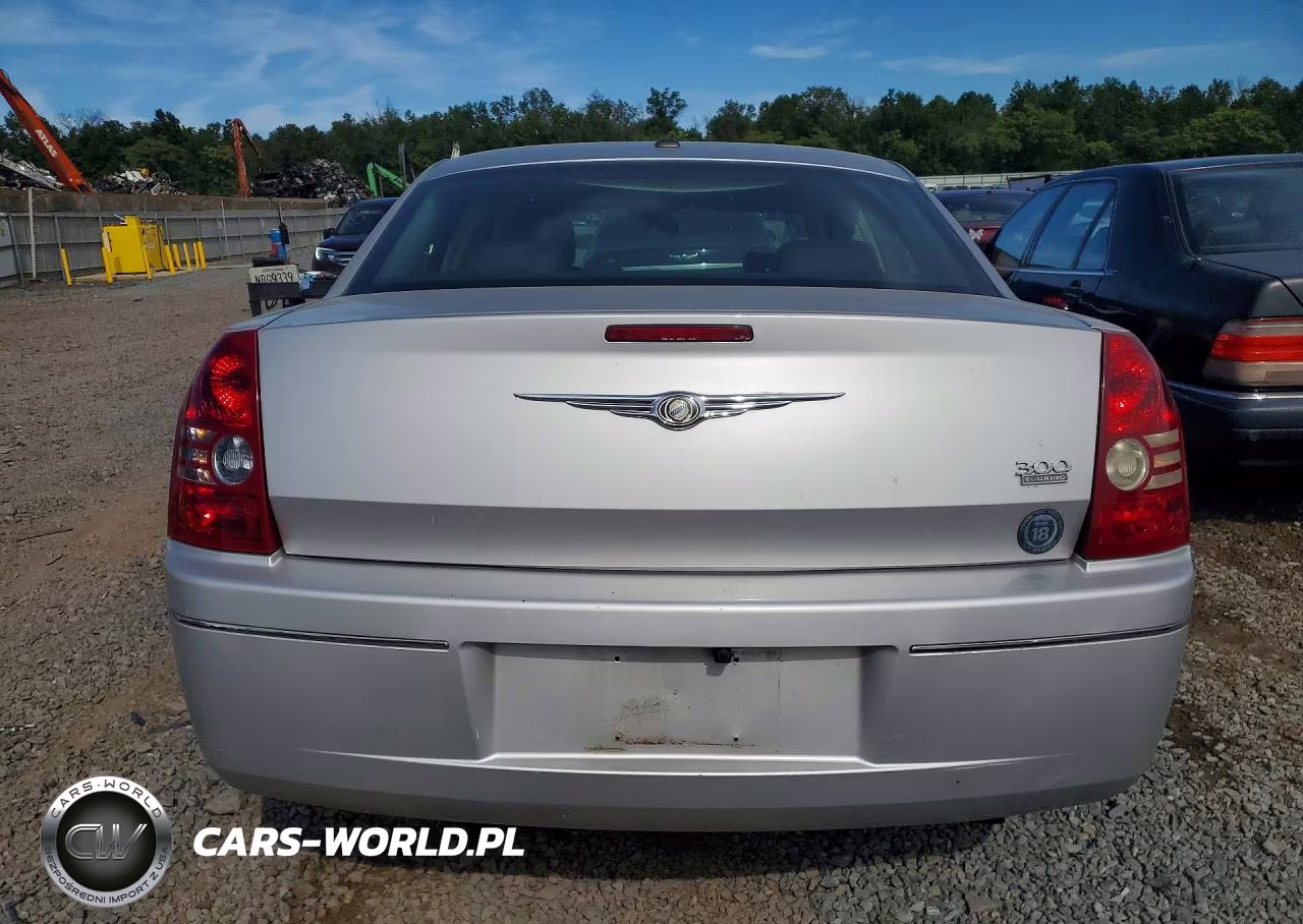 2010 Chrysler 300 Touring VIN:2C3CA5CV1AH270628 - 6
