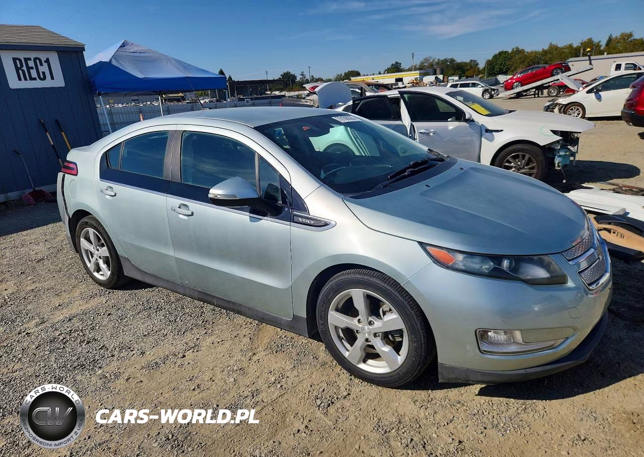 2013 Chevrolet Volt VIN:1G1RE6E49DU137873 - 4