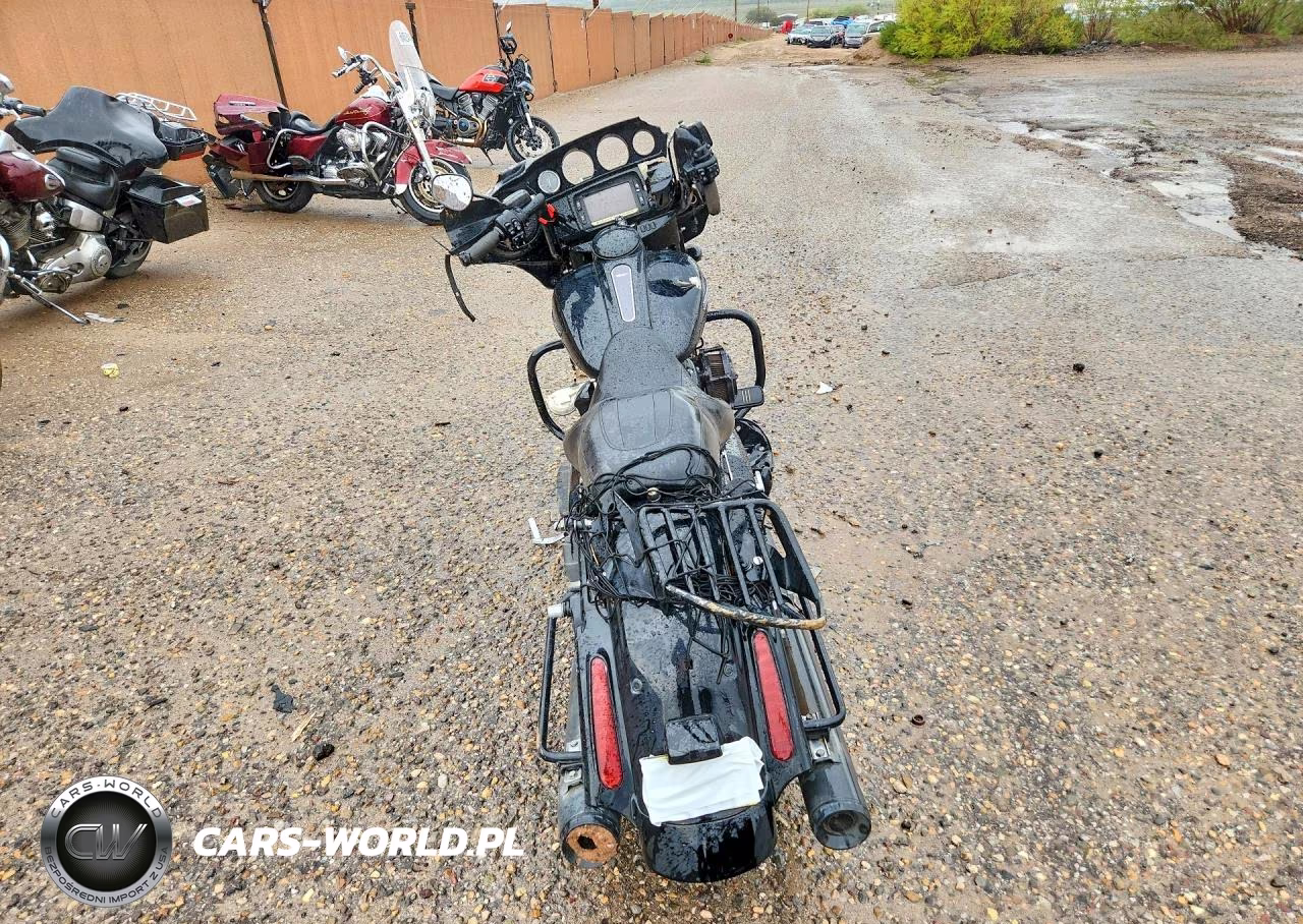 2018 Harley-Davidson Flhxs Street Glide Special VIN:1HD1KRC10JB657442 - 4
