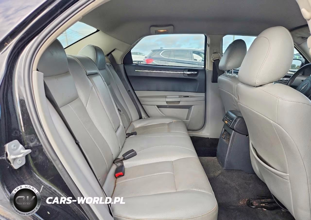 2007 Chrysler 300 Touring VIN:2C3KA53G87H892360 - 10