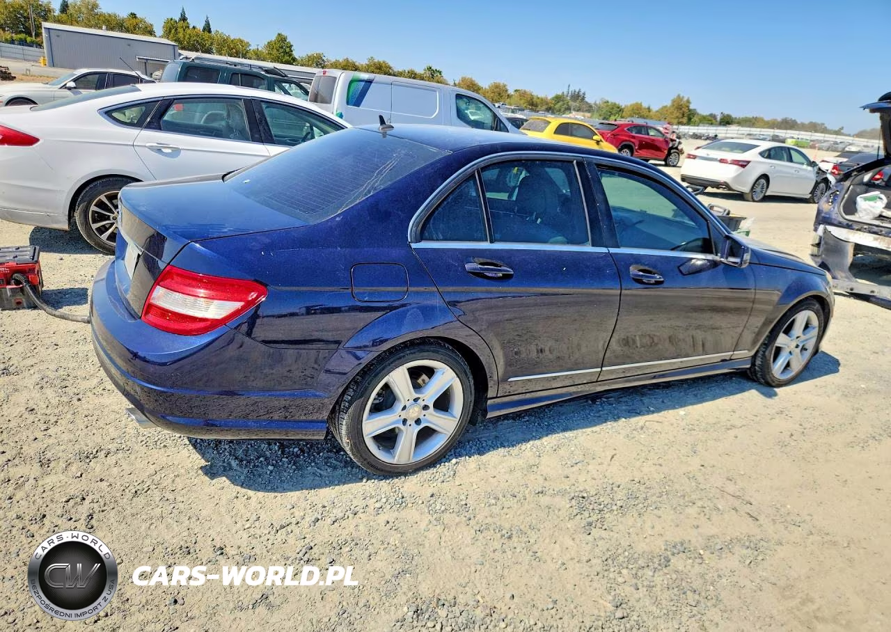 2010 Mercedes-Benz C 300 VIN:WDDGF5EB1AR121482 - 3