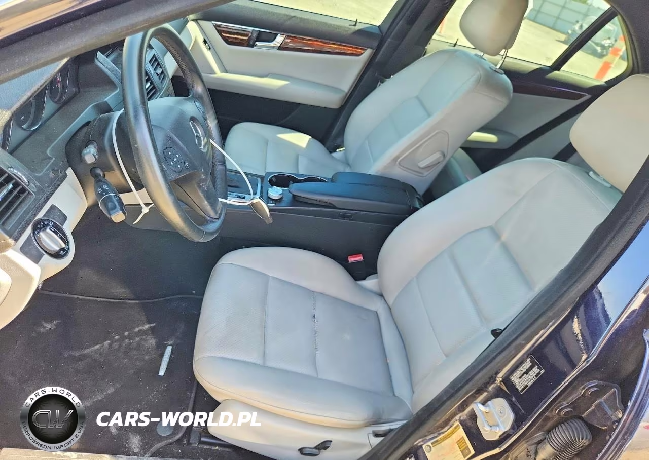 2010 Mercedes-Benz C 300 VIN:WDDGF5EB1AR121482 - 7