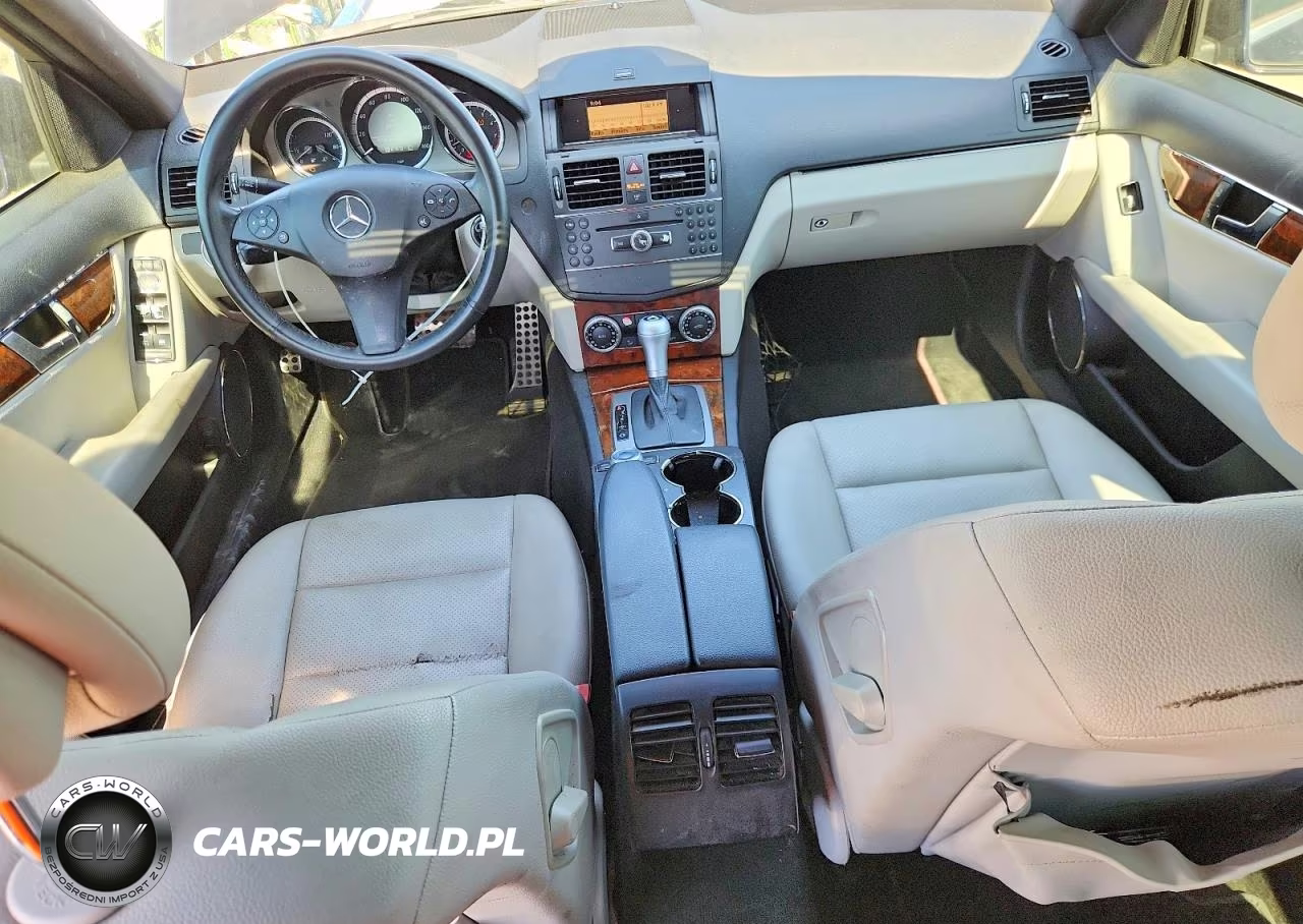 2010 Mercedes-Benz C 300 VIN:WDDGF5EB1AR121482 - 8