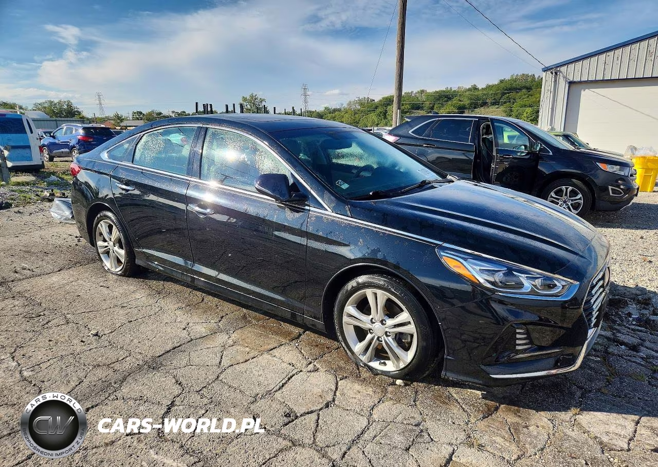 2018 Hyundai Sonata Limited VIN:5NPE34AF3JH633314 - 4
