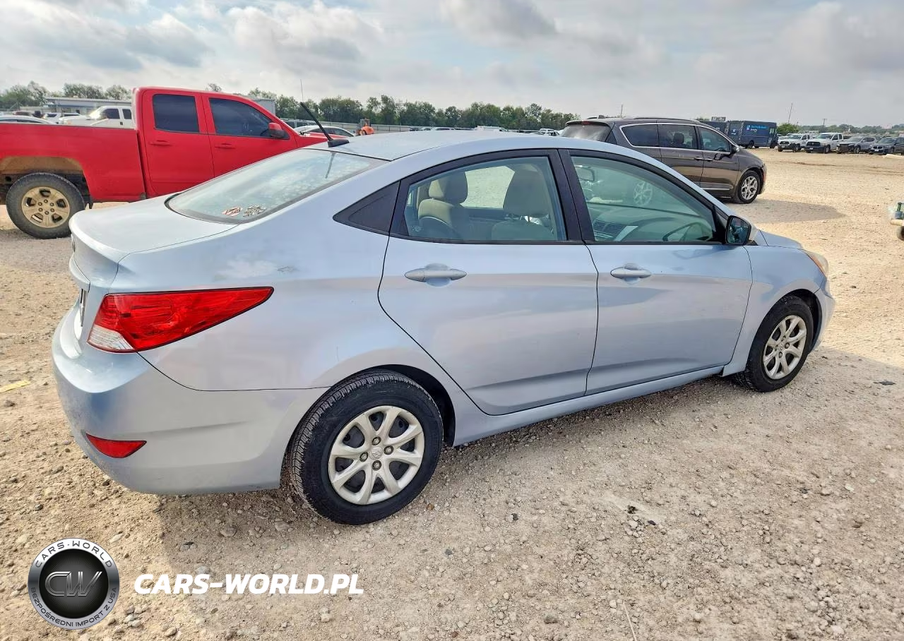2013 Hyundai Accent Gls VIN:KMHCT4AE4DU331647 - 3