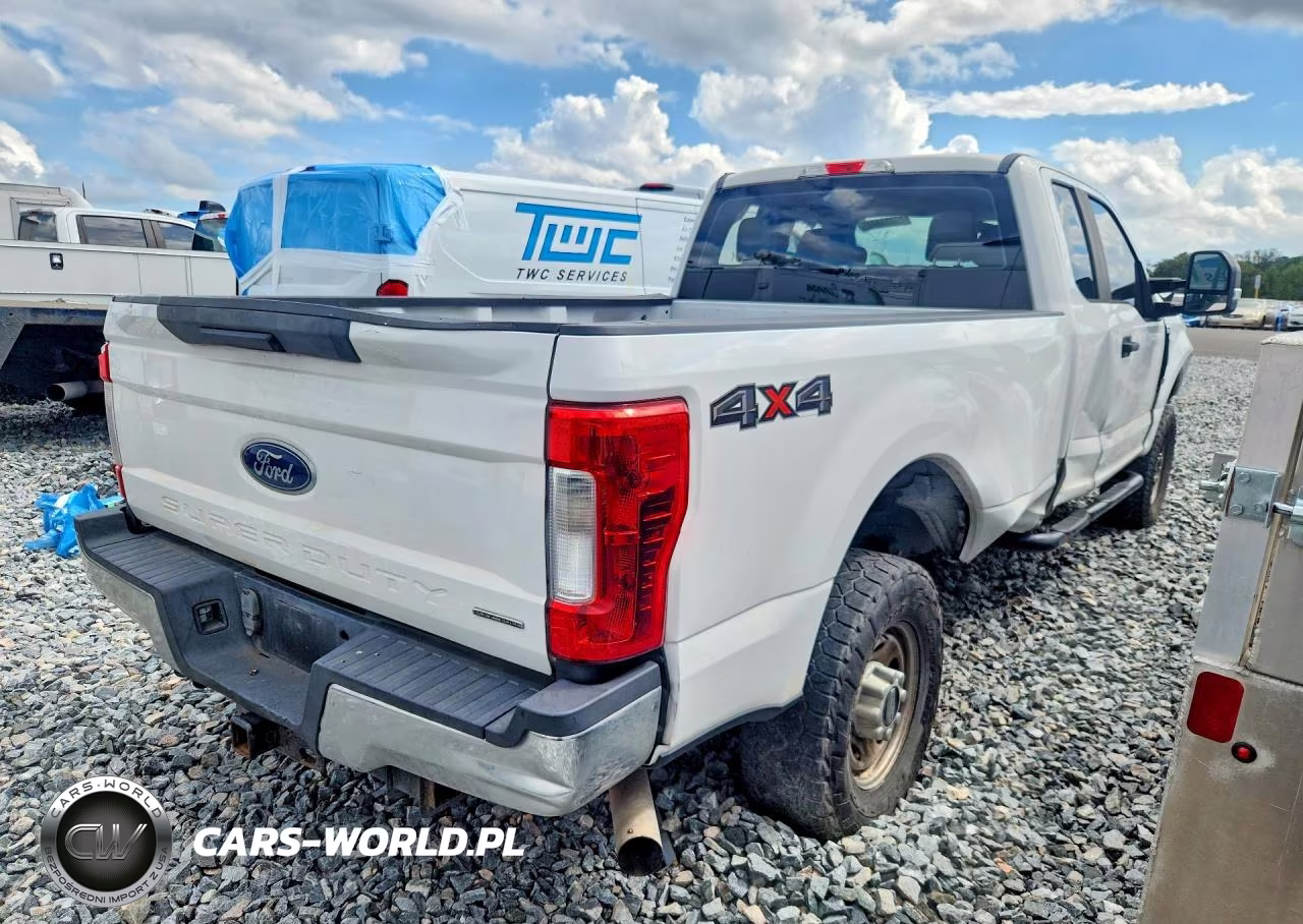2017 Ford F250 Super Duty VIN:1FT7X2B68HED29972 - 3