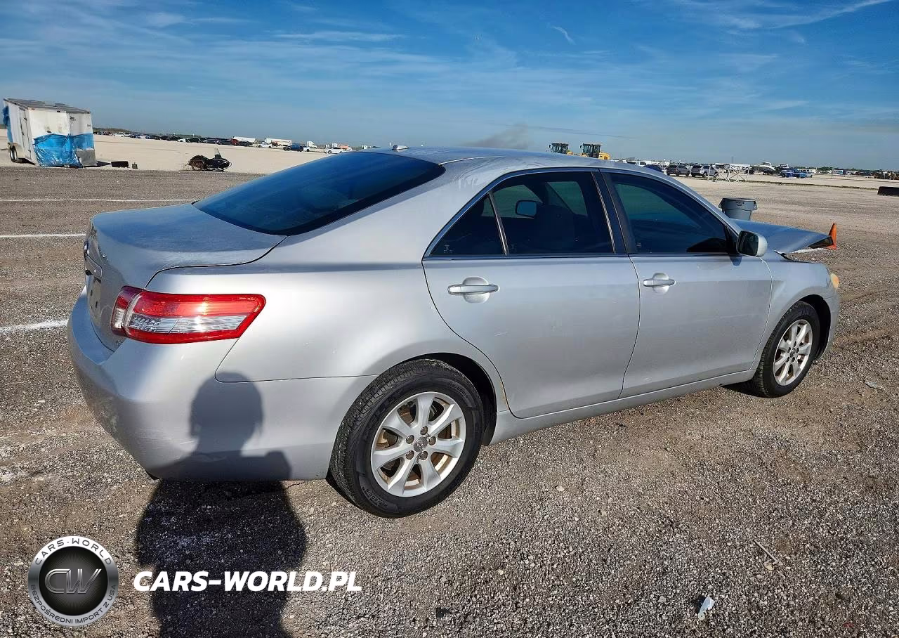 2010 Toyota Camry Le VIN:4T1BF3EK9AU524403 - 3