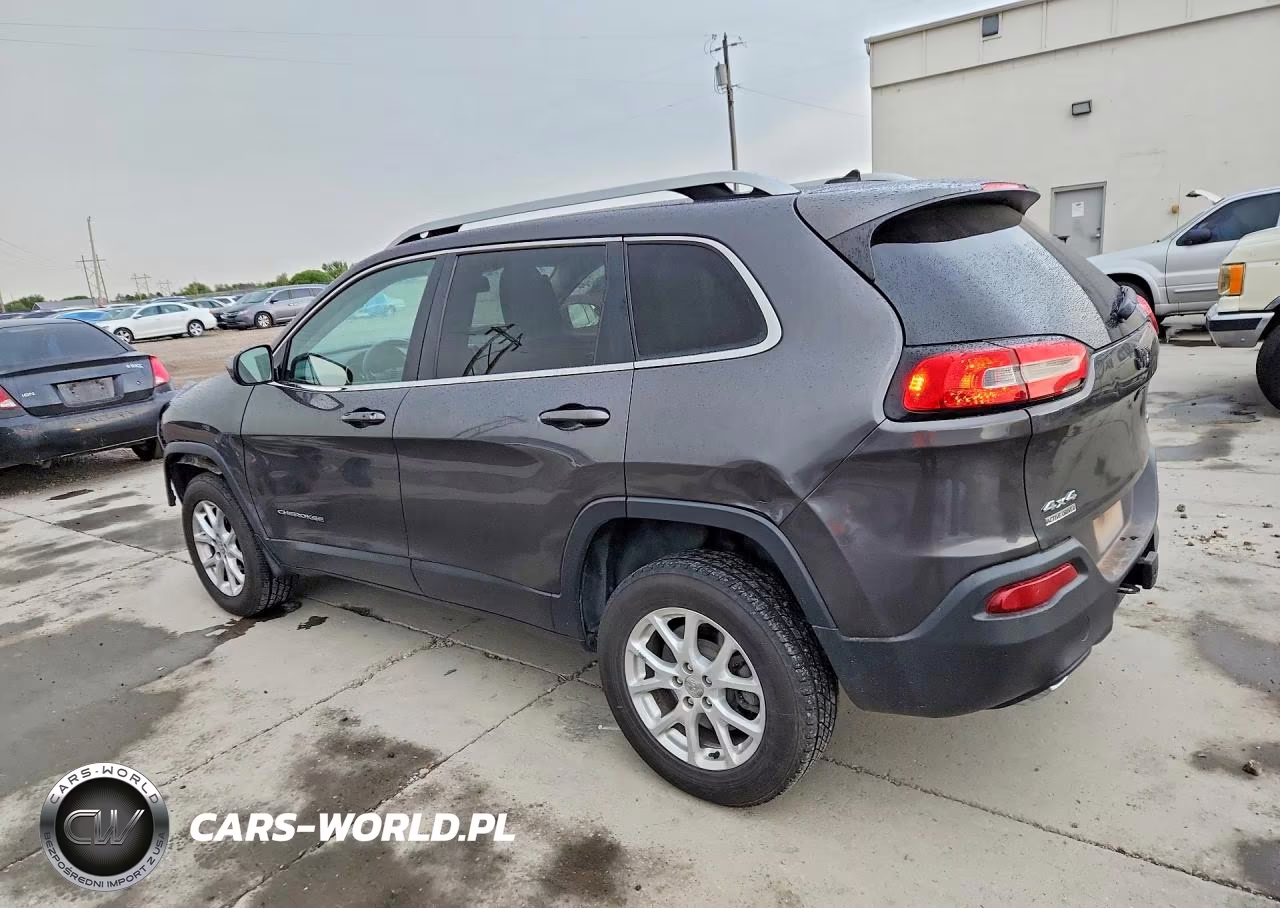 2015 Jeep Cherokee Latitude VIN:1C4PJMCS6FW511038 - 2