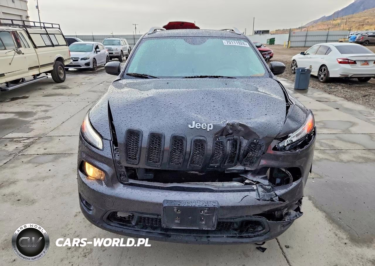 2015 Jeep Cherokee Latitude VIN:1C4PJMCS6FW511038 - 5
