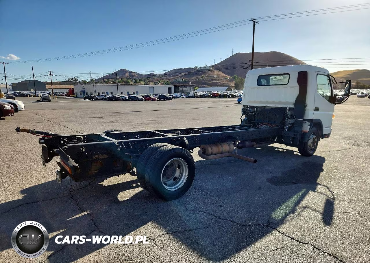 2019 Mitsubishi Fuso Truck Of America Inc Fe Fec72S VIN:4UZBVH110KGKR9608 - 3