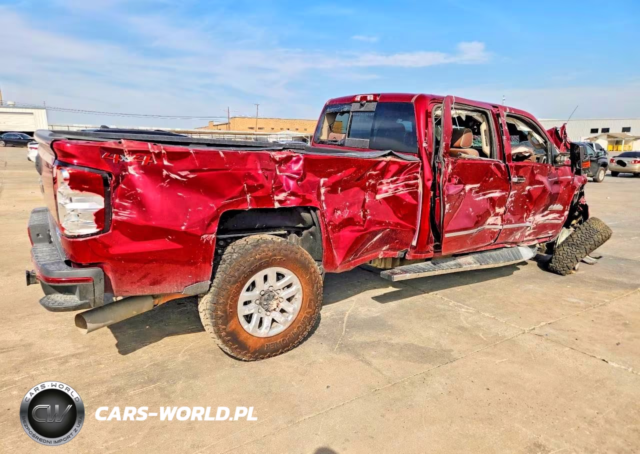 2018 Chevrolet Silverado K3500 High Country VIN:1GC4K1EY3JF208775 - 3