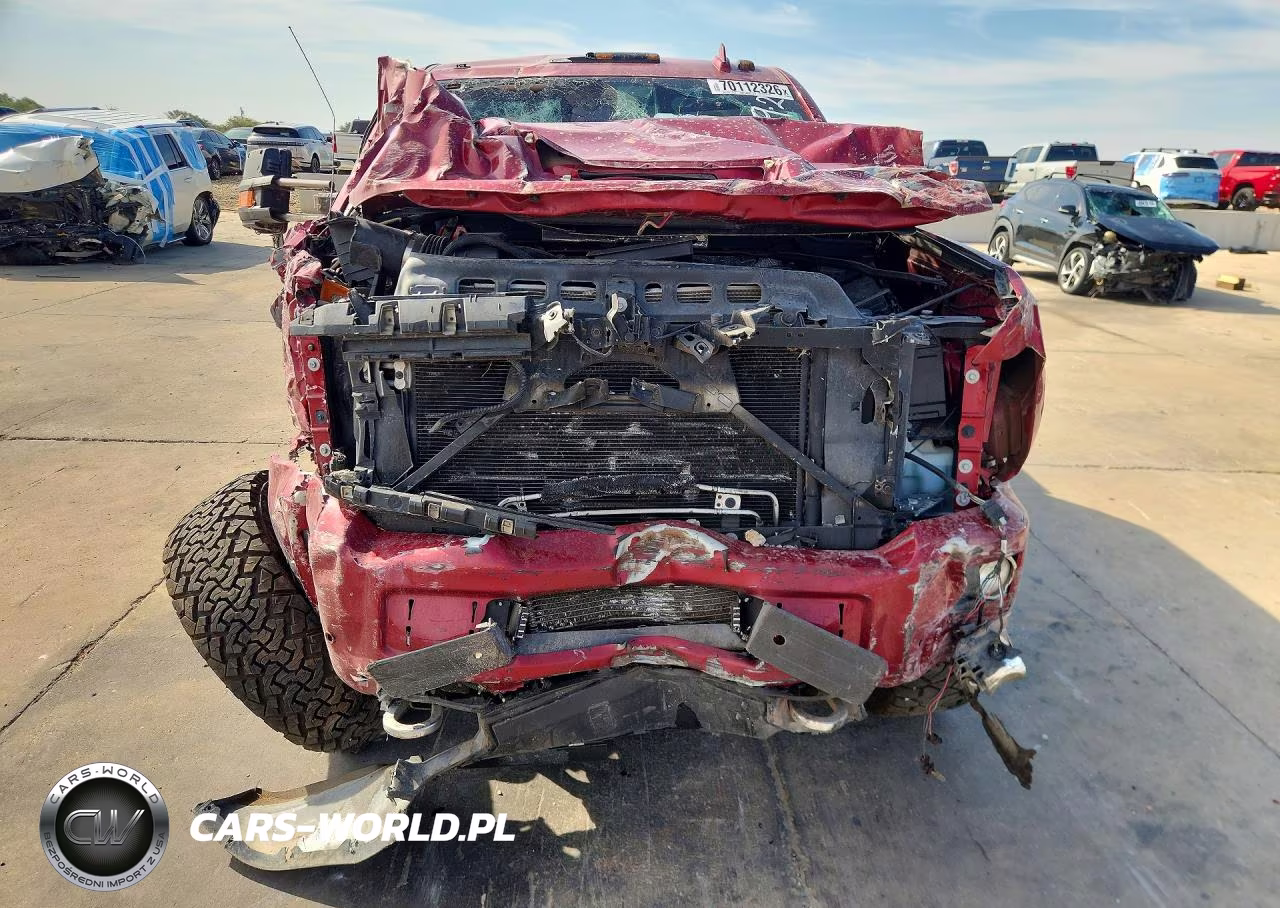 2018 Chevrolet Silverado K3500 High Country VIN:1GC4K1EY3JF208775 - 5