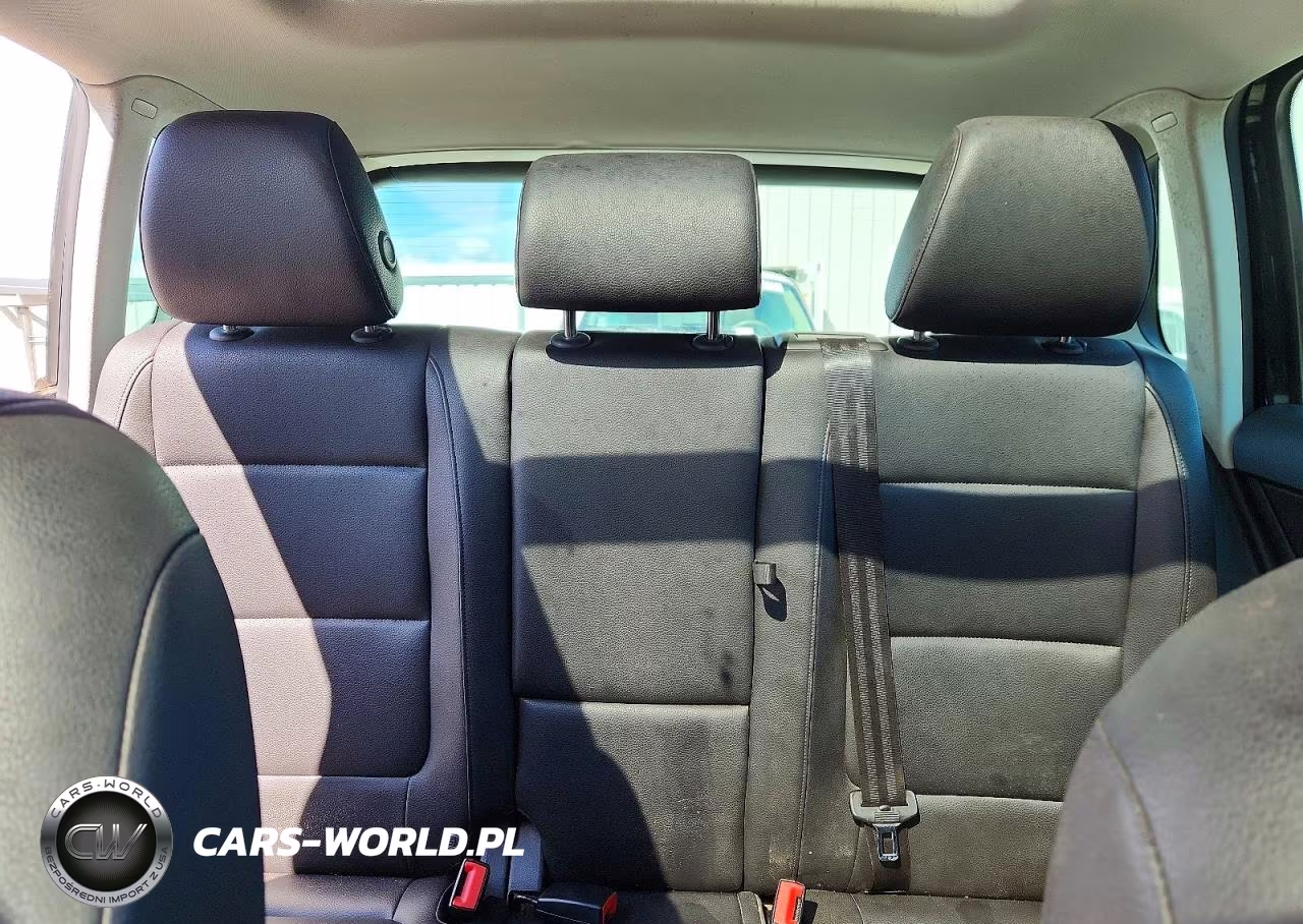 2012 Volkswagen Tiguan S VIN:WVGAV7AX1CW527343 - 10