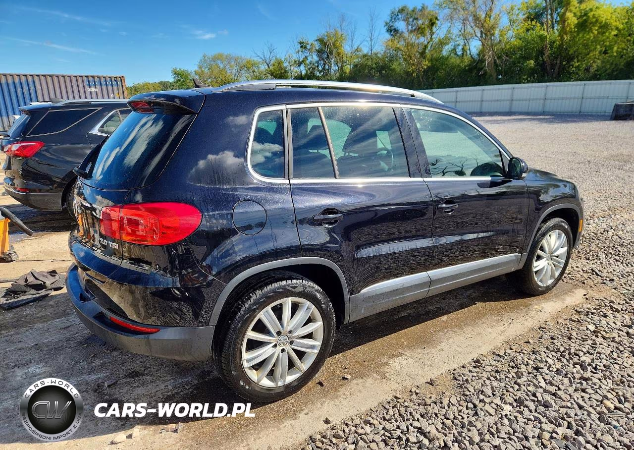 2012 Volkswagen Tiguan S VIN:WVGAV7AX1CW527343 - 3