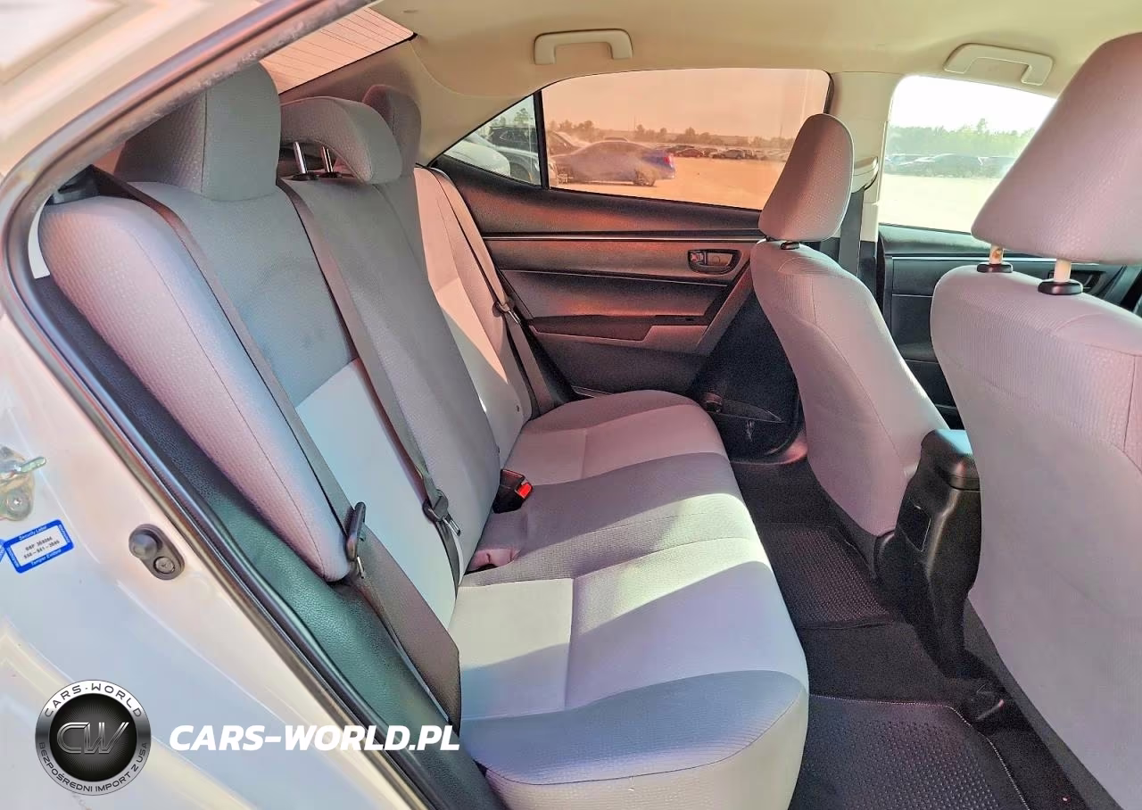 2015 Toyota Corolla L VIN:5YFBURHE6FP340933 - 10