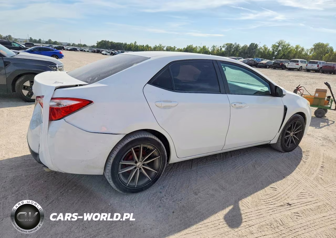 2015 Toyota Corolla L VIN:5YFBURHE6FP340933 - 3