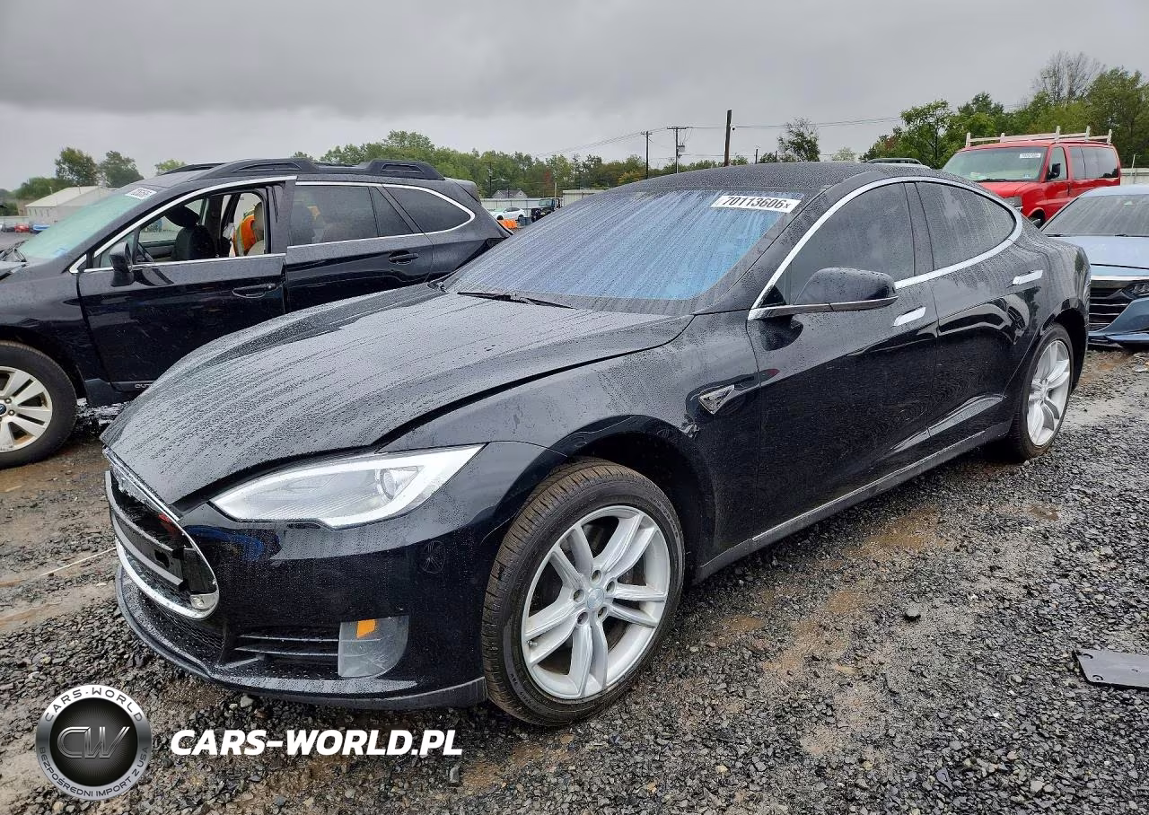 2013 Tesla Model S – zdjęcie 1 z 12