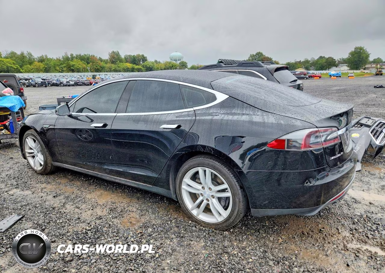 2013 Tesla Model S VIN:5YJSA1AC5DFP10085 - 2