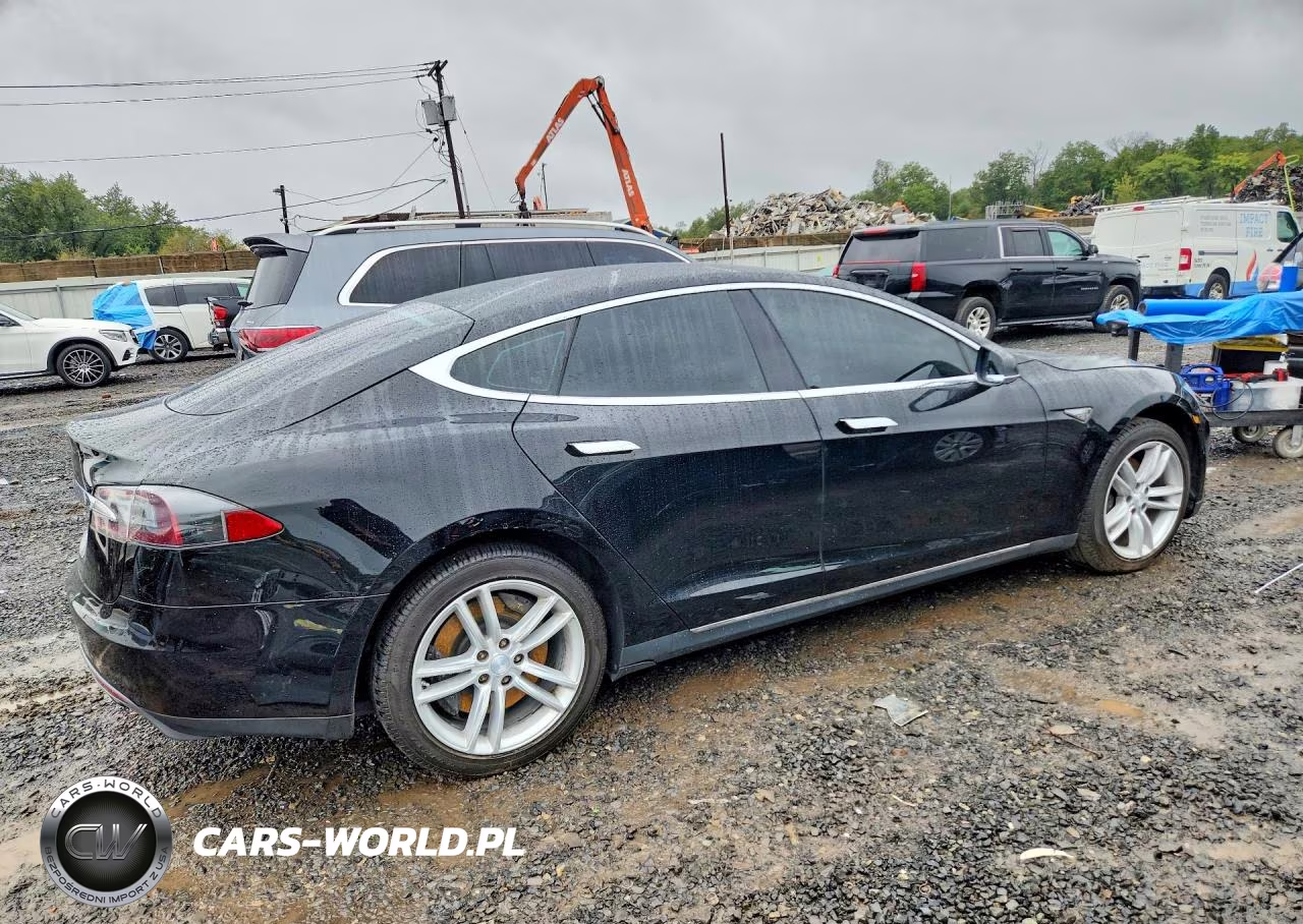 2013 Tesla Model S VIN:5YJSA1AC5DFP10085 - 3