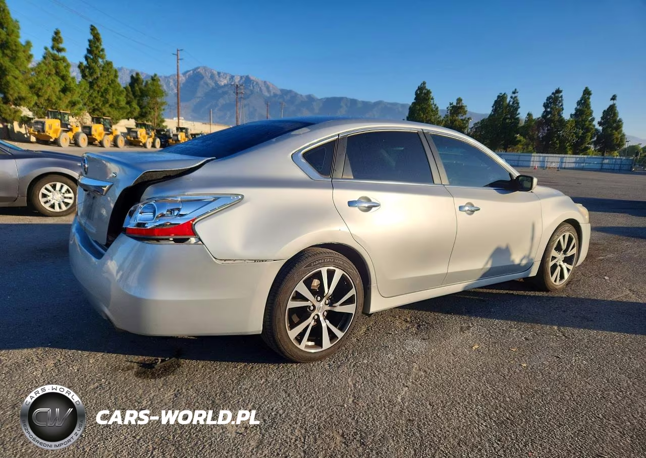2015 Nissan Altima 2.5 S VIN:1N4AL3AP9FC416747 - 3