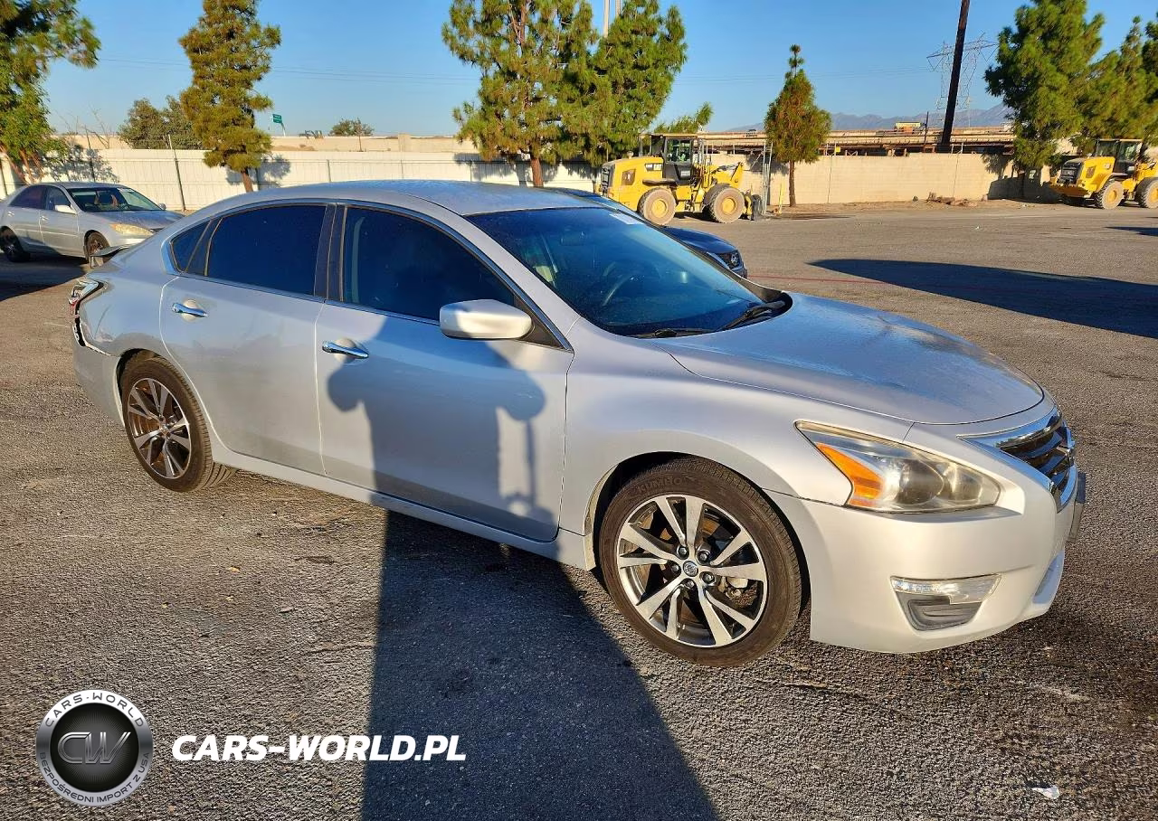 2015 Nissan Altima 2.5 S VIN:1N4AL3AP9FC416747 - 4