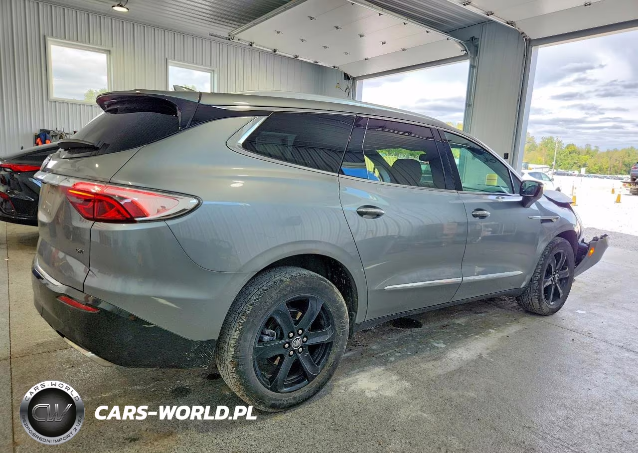 2024 Buick Enclave Essence VIN:5GAEVAKW6RJ104256 - 3