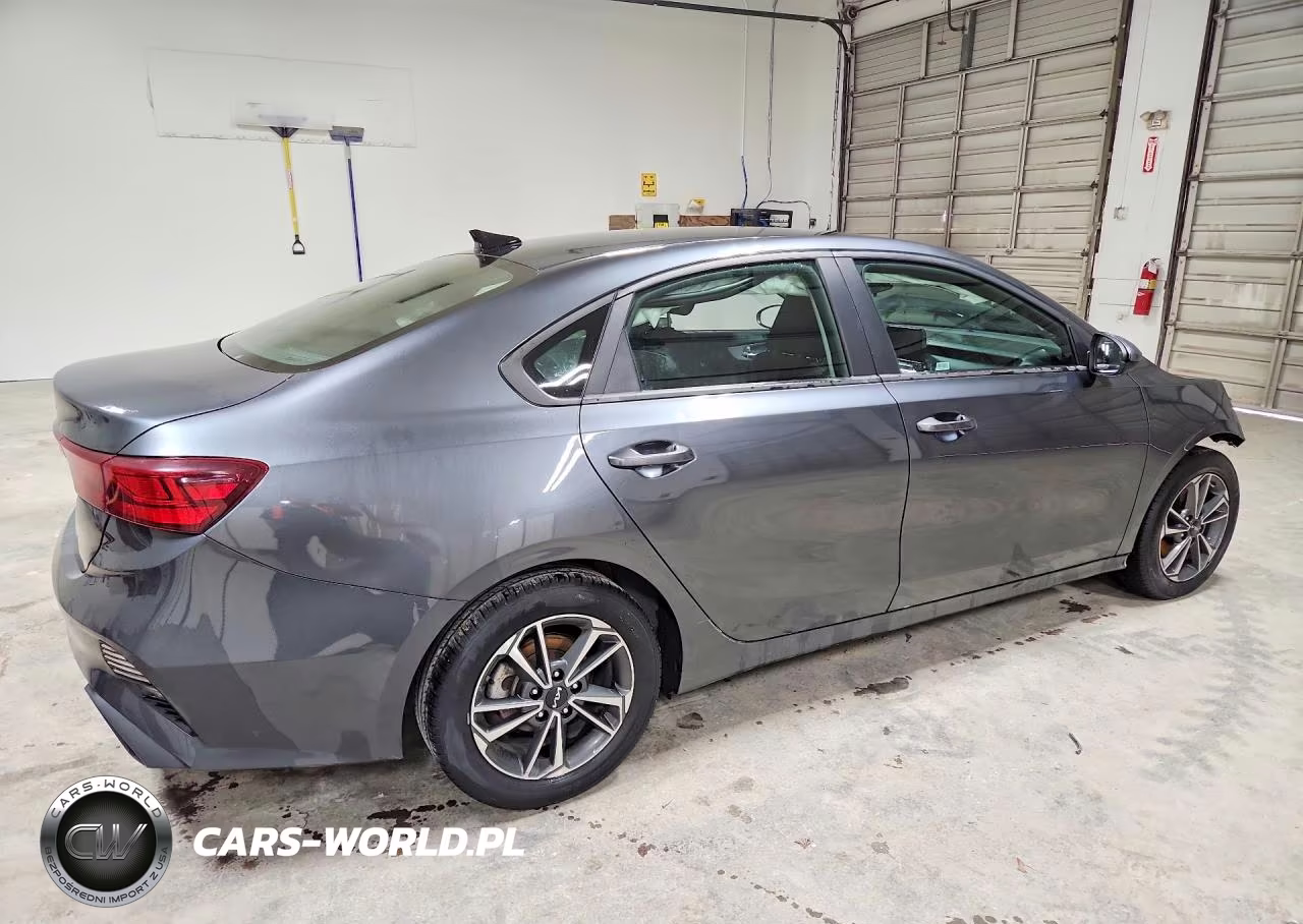 2024 Kia Forte Lxs VIN:3KPF24AD7RE751601 - 3