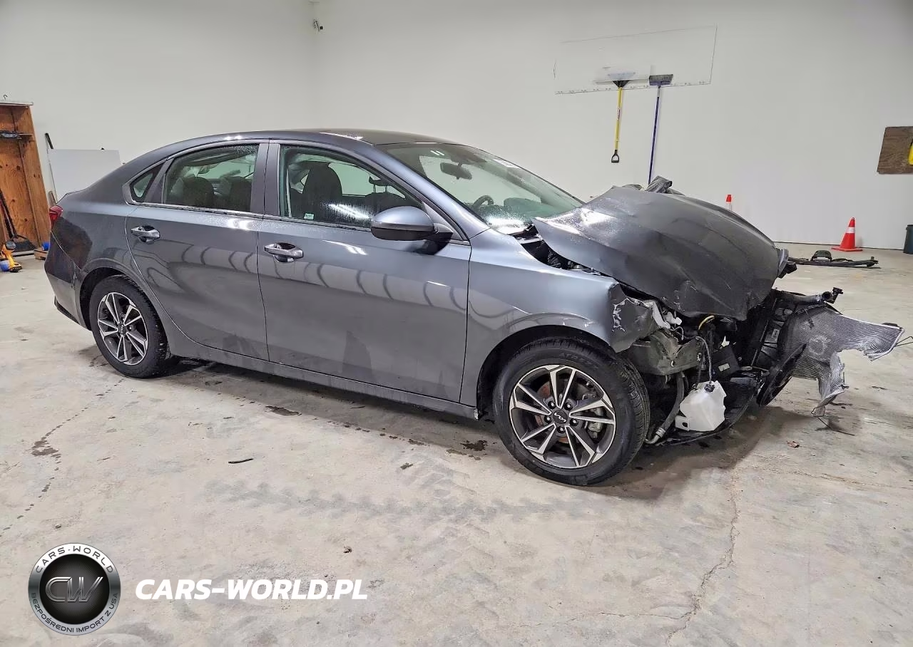 2024 Kia Forte Lxs VIN:3KPF24AD7RE751601 - 4