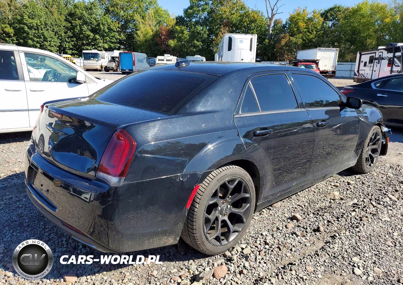 2015 Chrysler 300 S VIN:2C3CCABG9FH743253 - 3