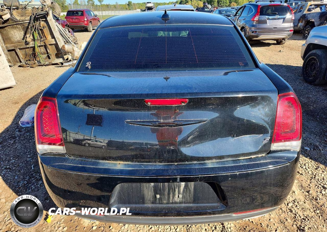 2015 Chrysler 300 S VIN:2C3CCABG9FH743253 - 6