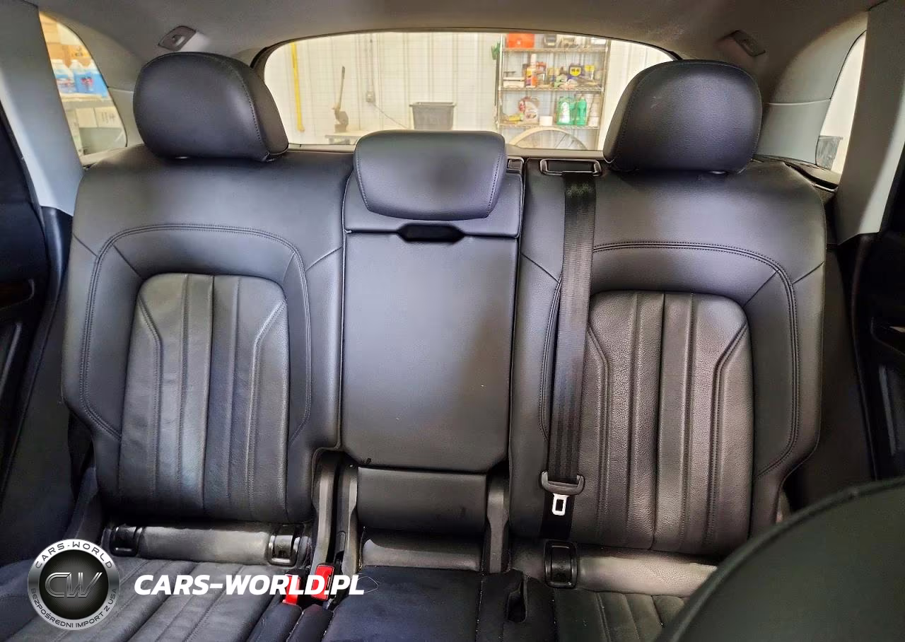 2018 Audi Q5 Premium Plus VIN:WA1BNAFY0J2046022 - 10
