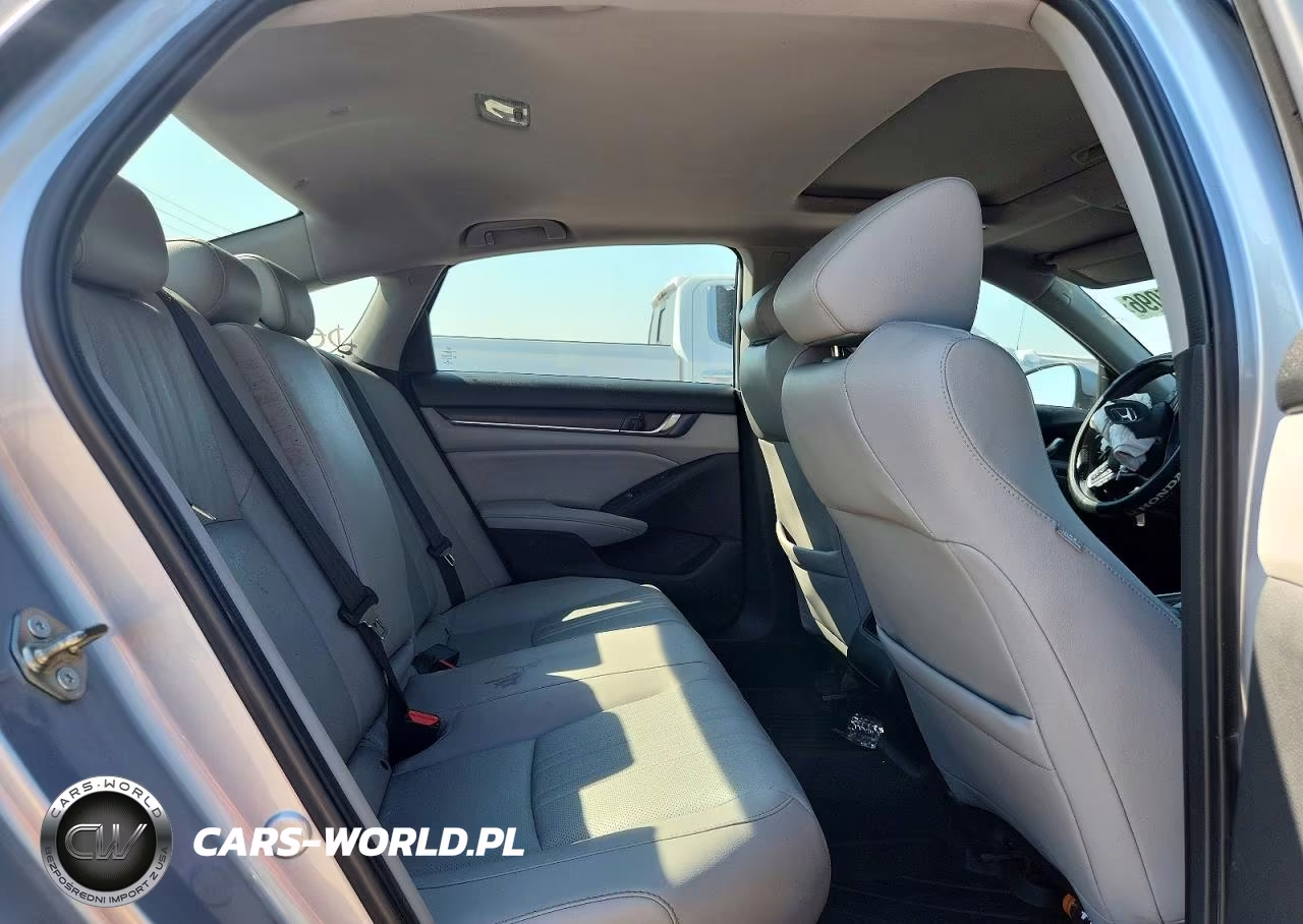 2018 Honda Accord Touring VIN:1HGCV2F91JA036549 - 10