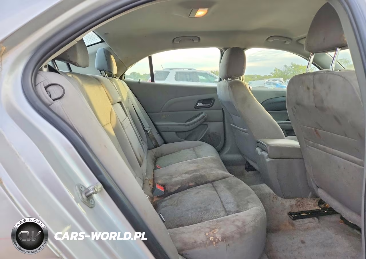 2013 Chevrolet Malibu Ls VIN:1G11B5SA2DF124557 - 10