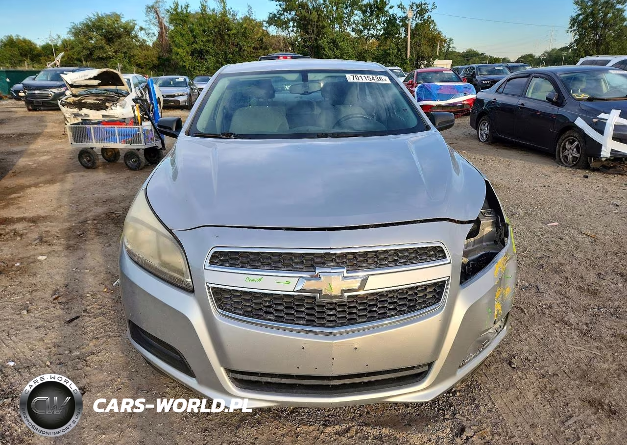 2013 Chevrolet Malibu Ls VIN:1G11B5SA2DF124557 - 5